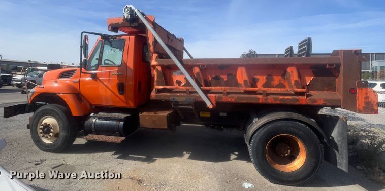 image for item DC6213 2009 International WorkStar 7400  dump truck