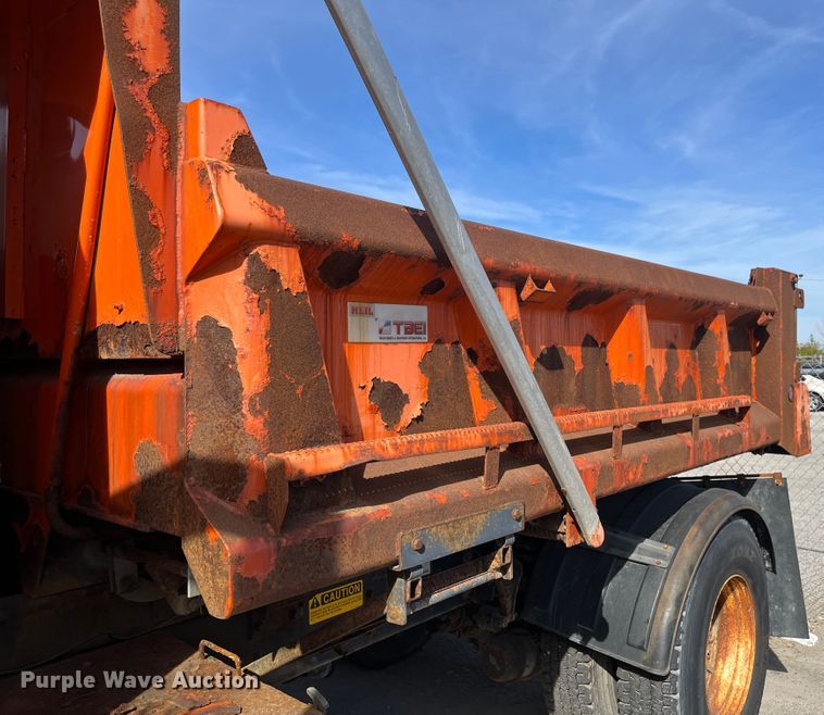 image for item DC6213 2009 International WorkStar 7400  dump truck