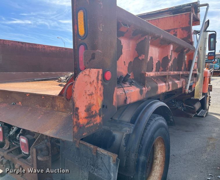 image for item DC6213 2009 International WorkStar 7400  dump truck