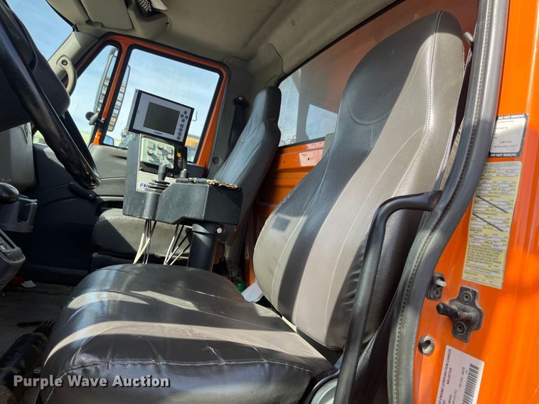 image for item DC6213 2009 International WorkStar 7400  dump truck