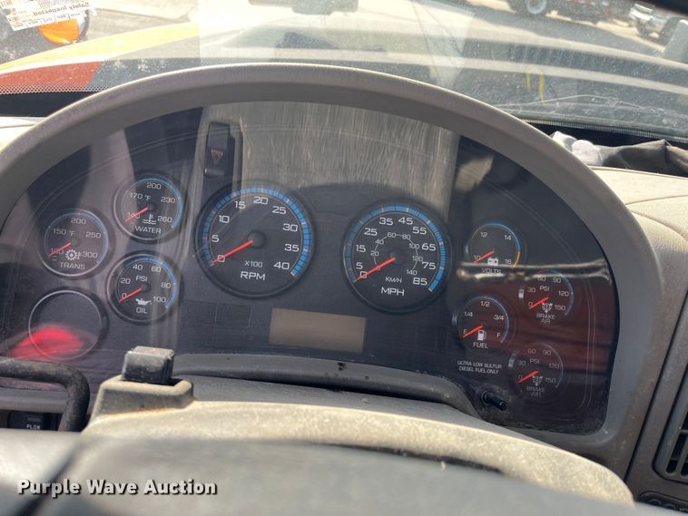 image for item DC6213 2009 International WorkStar 7400  dump truck