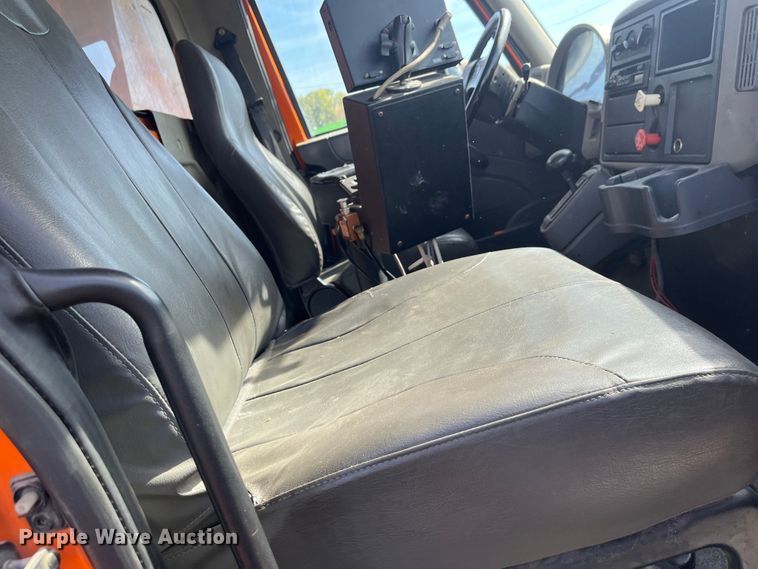 image for item DC6213 2009 International WorkStar 7400  dump truck