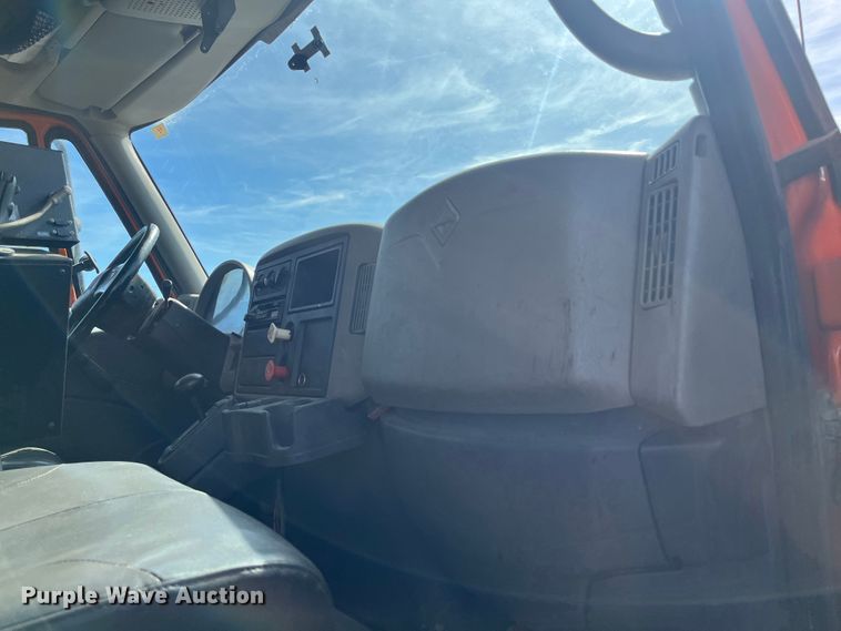 image for item DC6213 2009 International WorkStar 7400  dump truck