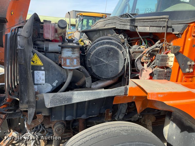 image for item DC6213 2009 International WorkStar 7400  dump truck