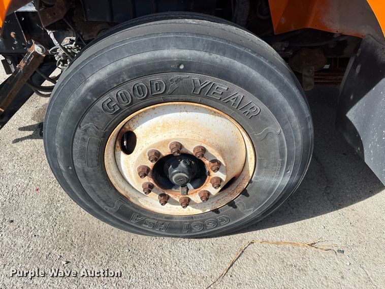 image for item DC6213 2009 International WorkStar 7400  dump truck