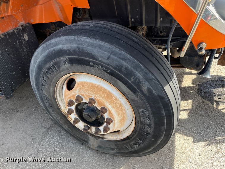 image for item DC6213 2009 International WorkStar 7400  dump truck