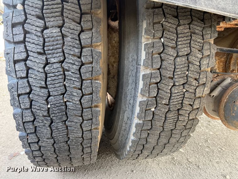 image for item DC6213 2009 International WorkStar 7400  dump truck