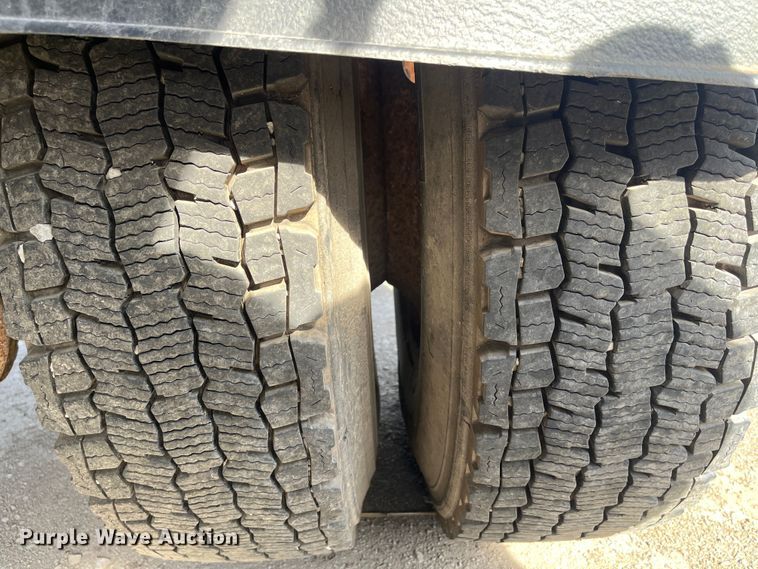 image for item DC6213 2009 International WorkStar 7400  dump truck