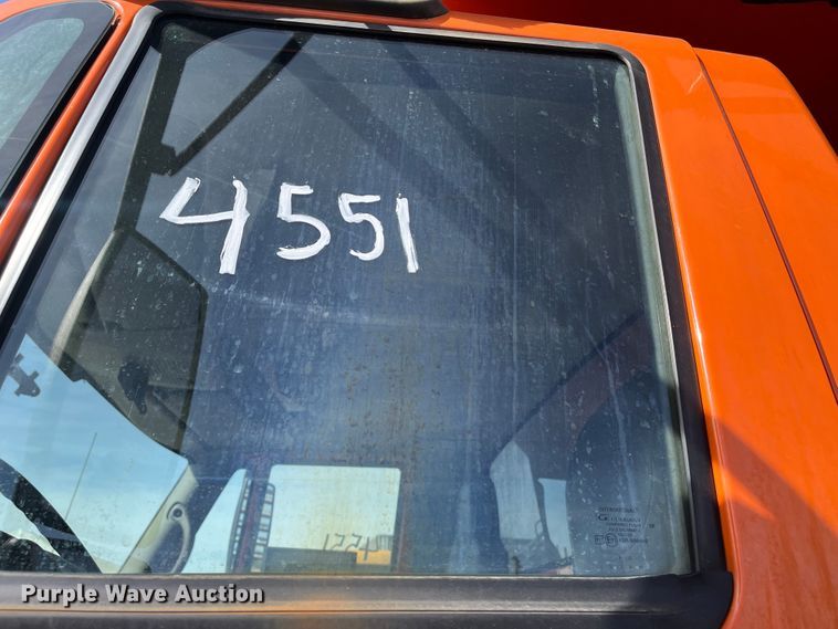 image for item DC6213 2009 International WorkStar 7400  dump truck