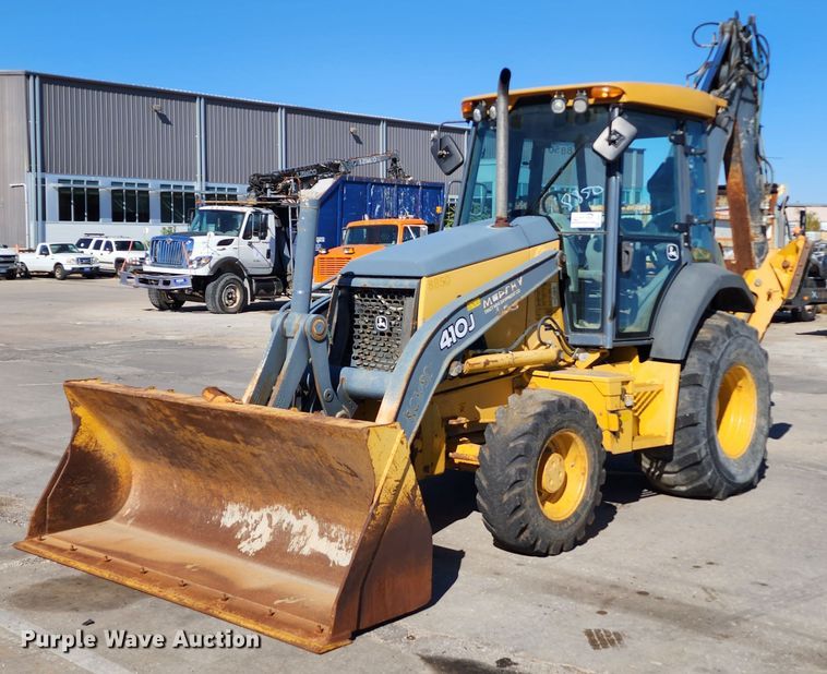 image for item DC6214 2012 John Deere 410J  backhoe