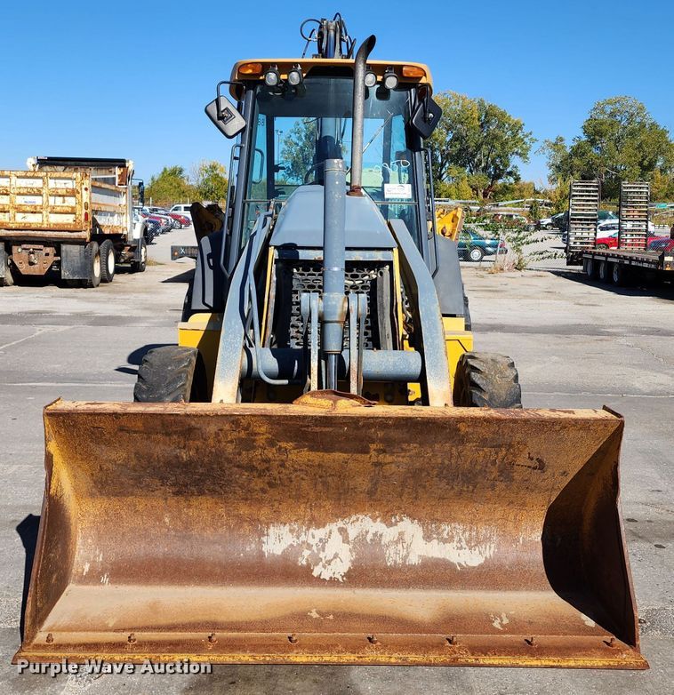 image for item DC6214 2012 John Deere 410J  backhoe