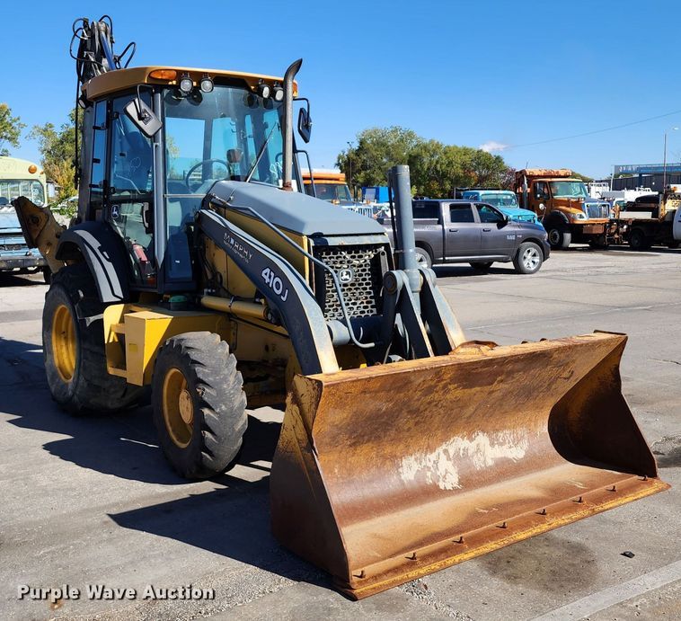 image for item DC6214 2012 John Deere 410J  backhoe