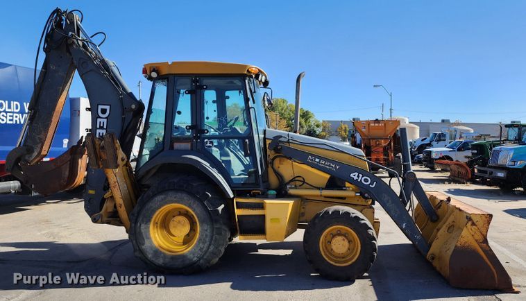 image for item DC6214 2012 John Deere 410J  backhoe
