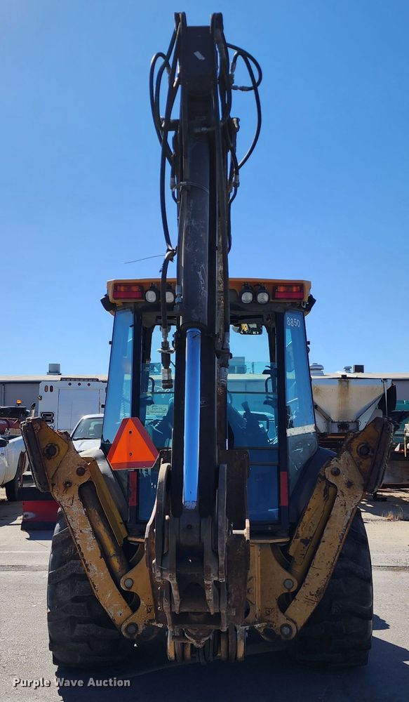 image for item DC6214 2012 John Deere 410J  backhoe