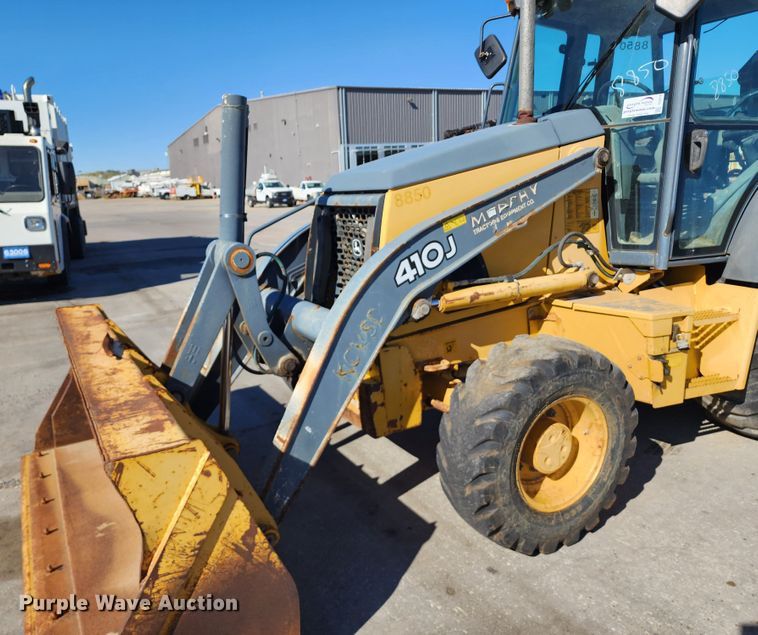 image for item DC6214 2012 John Deere 410J  backhoe