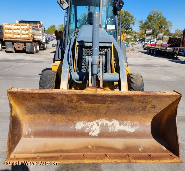 image for item DC6214 2012 John Deere 410J  backhoe