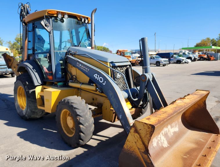 image for item DC6214 2012 John Deere 410J  backhoe