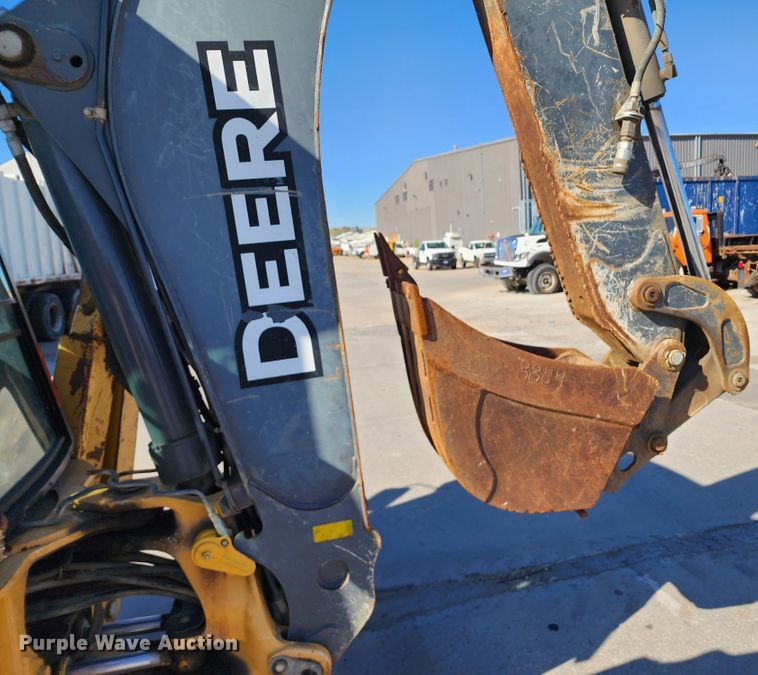 image for item DC6214 2012 John Deere 410J  backhoe
