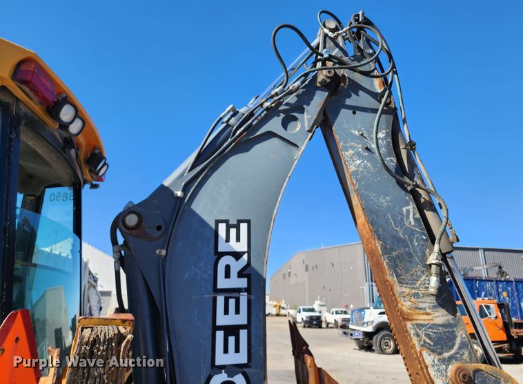 image for item DC6214 2012 John Deere 410J  backhoe