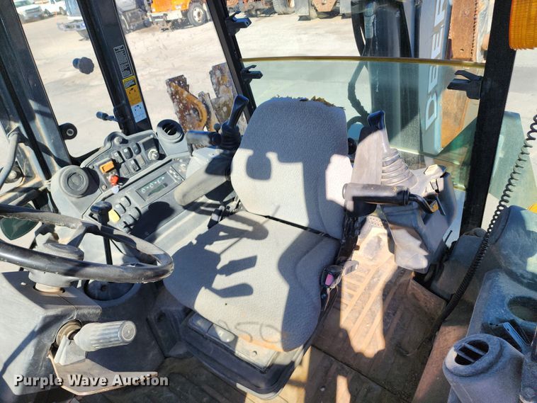 image for item DC6214 2012 John Deere 410J  backhoe