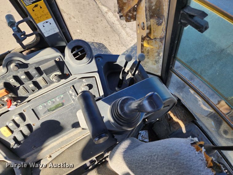 image for item DC6214 2012 John Deere 410J  backhoe