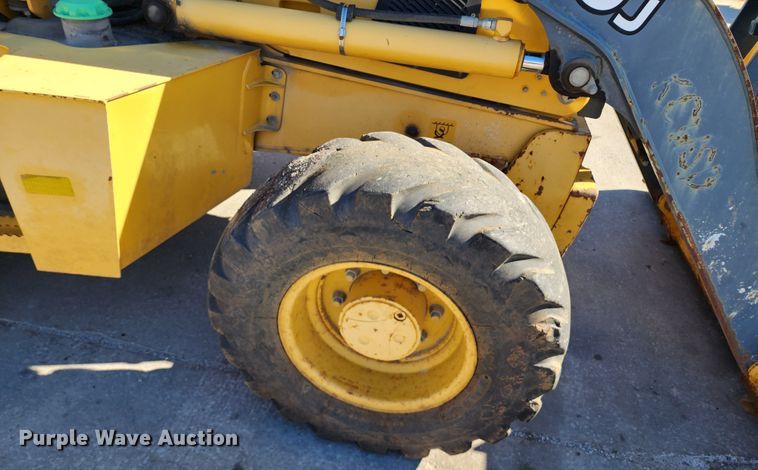 image for item DC6214 2012 John Deere 410J  backhoe