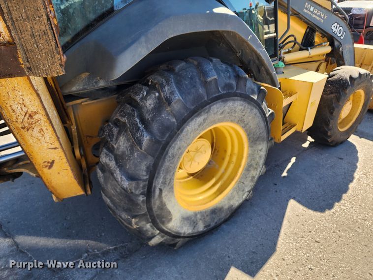 image for item DC6214 2012 John Deere 410J  backhoe