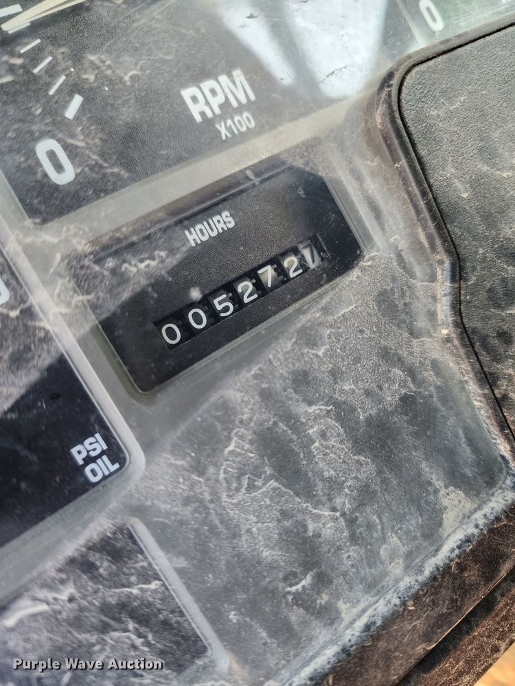 image for item DC6215 2002 International 4900  flatbed truck