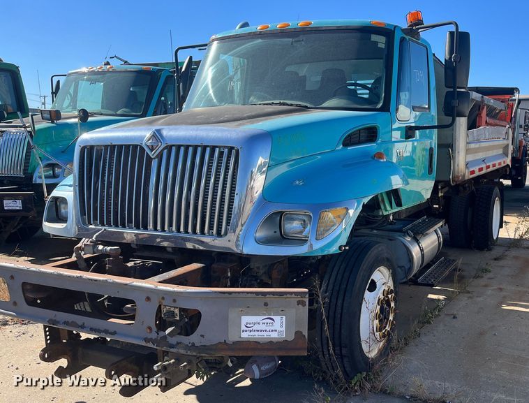 image for item DC6218 2007 International 7300  dump truck