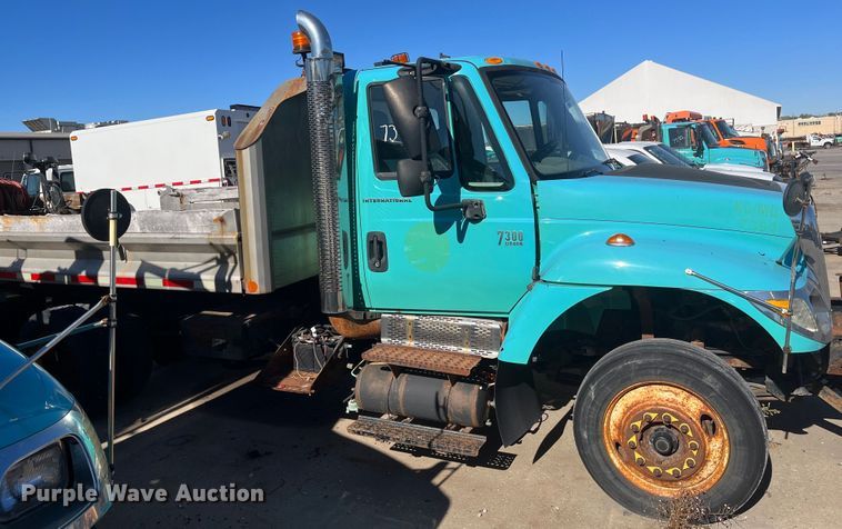 image for item DC6218 2007 International 7300  dump truck