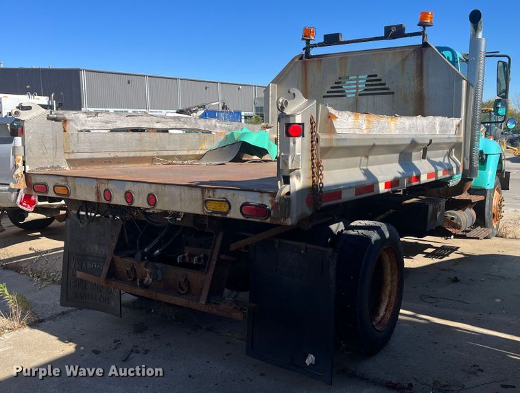 image for item DC6218 2007 International 7300  dump truck