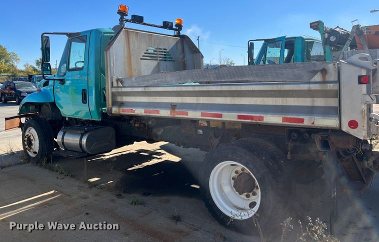 image for item DC6218 2007 International 7300  dump truck