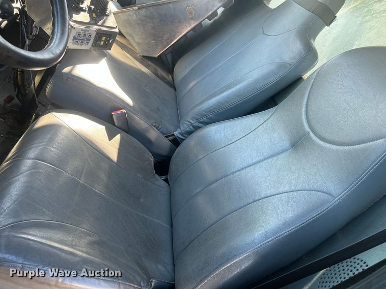 image for item DC6218 2007 International 7300  dump truck