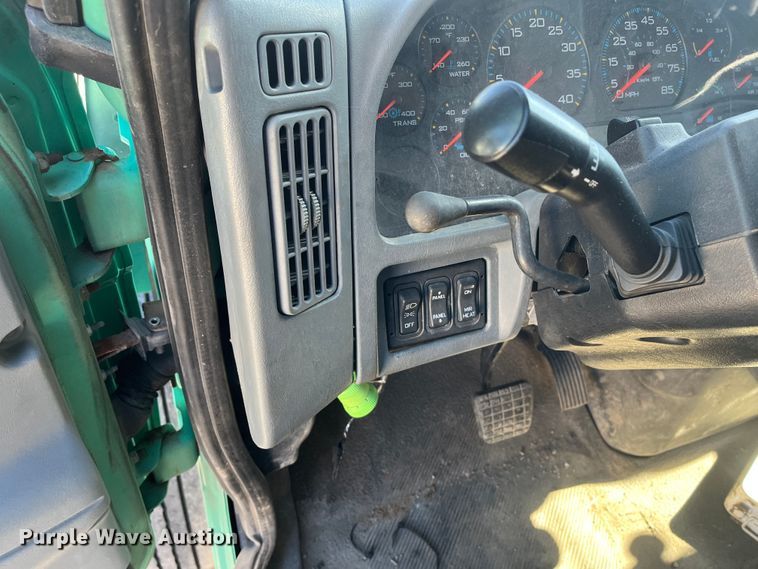 image for item DC6218 2007 International 7300  dump truck