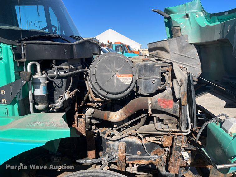 image for item DC6218 2007 International 7300  dump truck