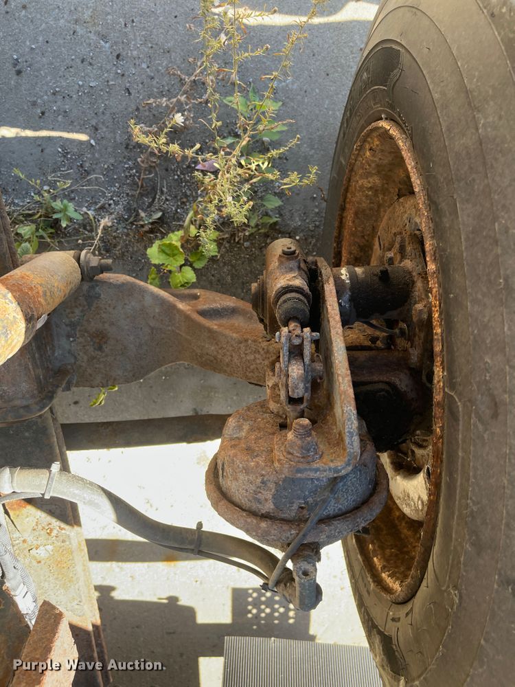 image for item DC6218 2007 International 7300  dump truck