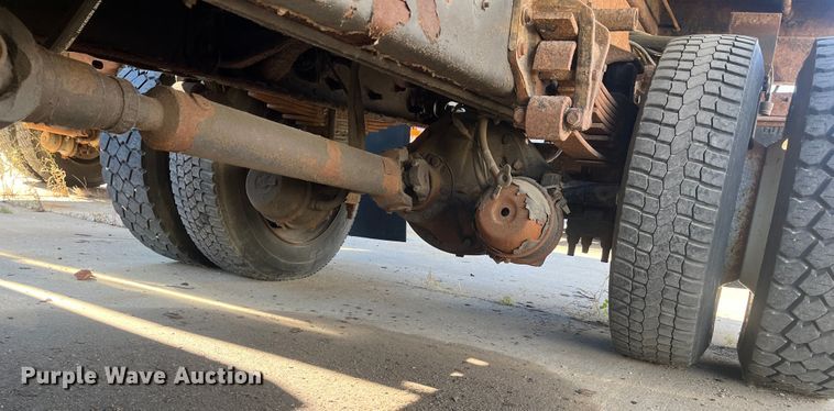 image for item DC6218 2007 International 7300  dump truck