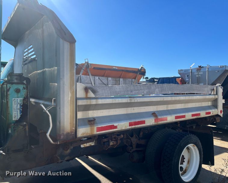 image for item DC6218 2007 International 7300  dump truck