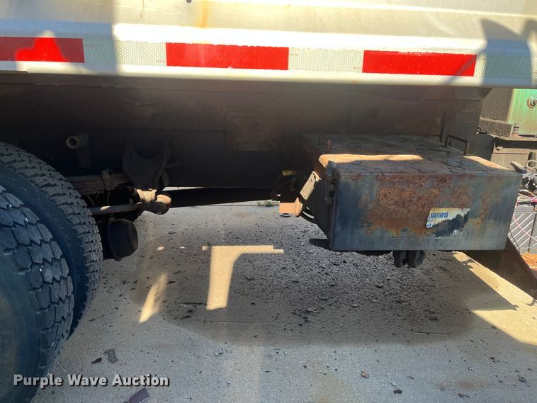 image for item DC6218 2007 International 7300  dump truck