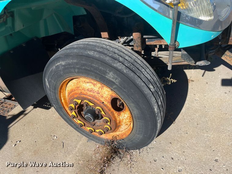 image for item DC6218 2007 International 7300  dump truck