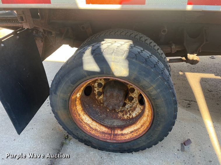 image for item DC6218 2007 International 7300  dump truck