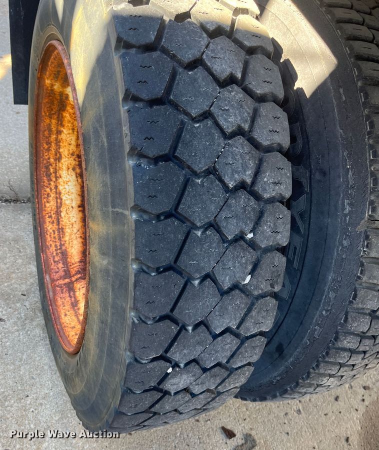 image for item DC6218 2007 International 7300  dump truck