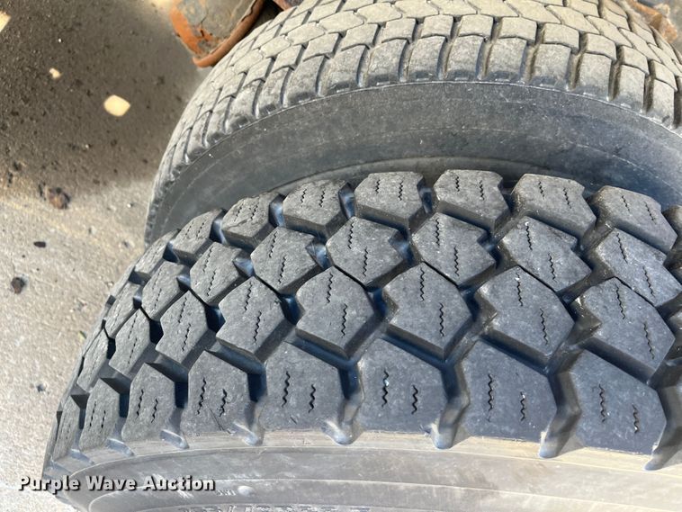 image for item DC6218 2007 International 7300  dump truck