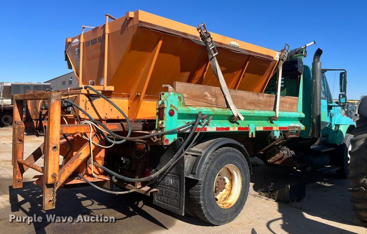 image for item DC6219 2007 International 7400  dump truck