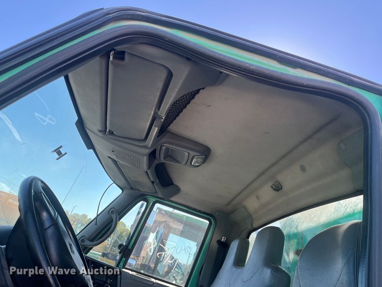 image for item DC6219 2007 International 7400  dump truck