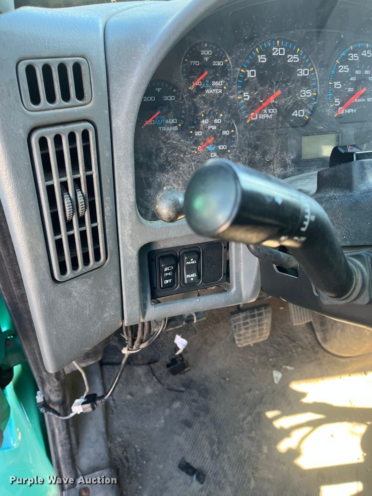 image for item DC6219 2007 International 7400  dump truck