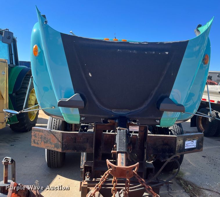 image for item DC6219 2007 International 7400  dump truck