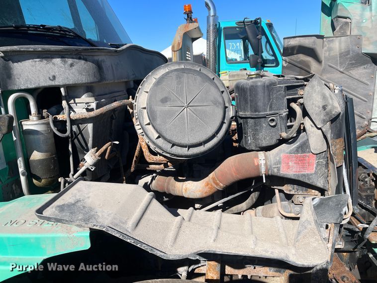 image for item DC6219 2007 International 7400  dump truck