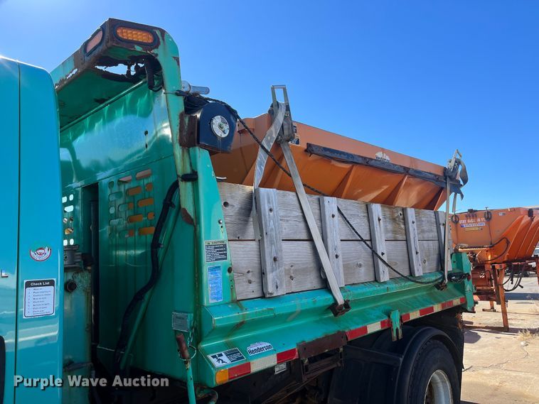 image for item DC6219 2007 International 7400  dump truck