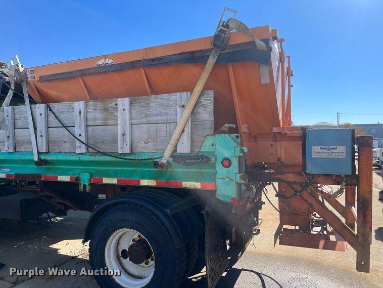 image for item DC6219 2007 International 7400  dump truck